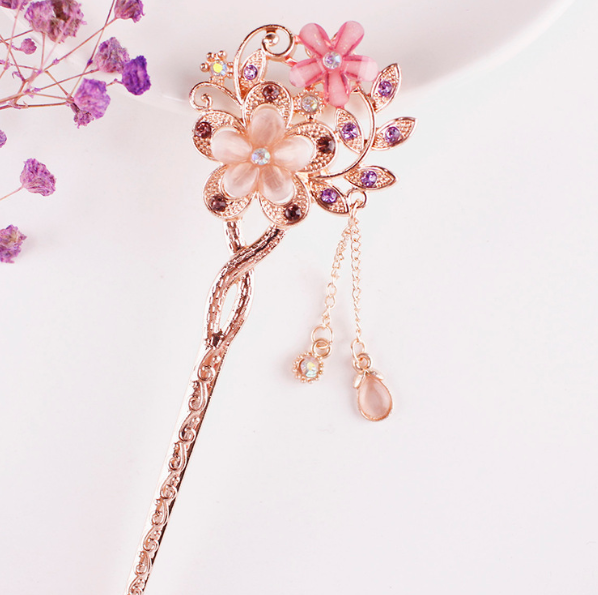 Win 1 of 7 CRYSTAL Flower Hairpins!